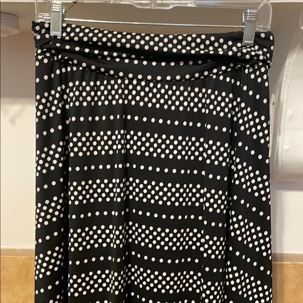 Apt. 9 Women’s Black and White Polka Dot Skirt (size L) NWT